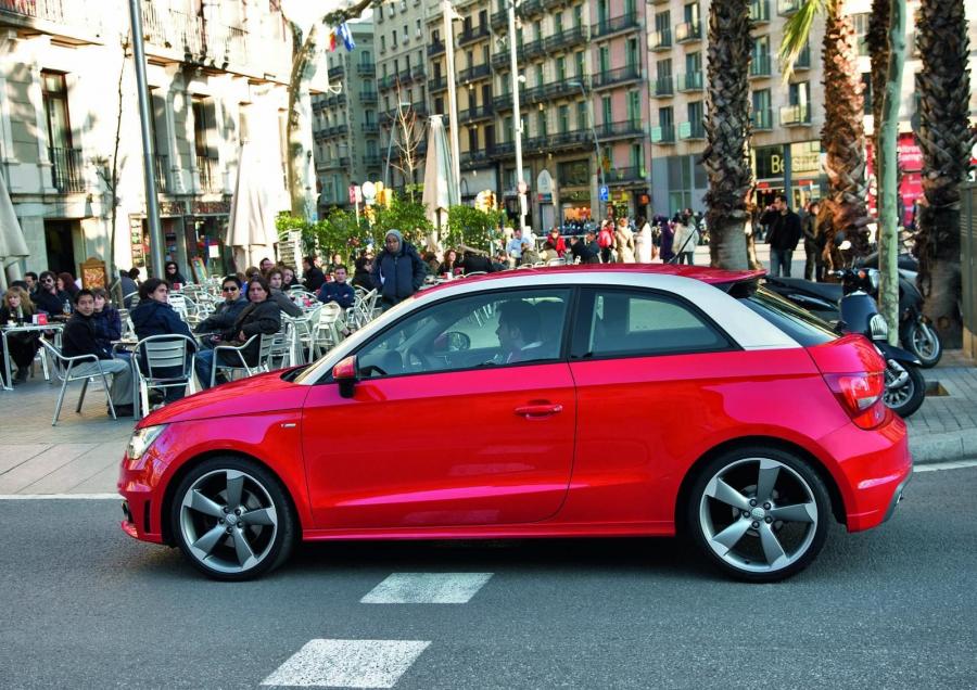  Audi A1 TFSI 2010 года  (фото 8 из 29)